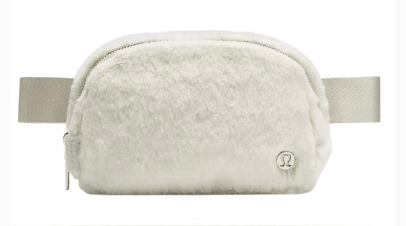 Lululemon everywhere belt bag 1L Plush Fleece