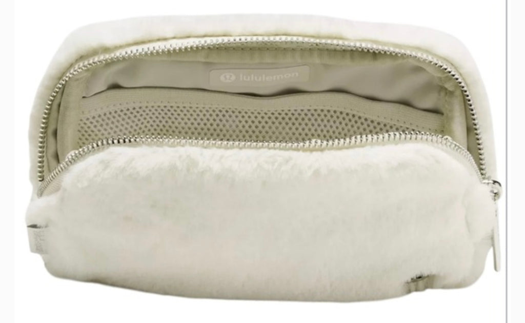 Lululemon everywhere belt bag 1L Plush Fleece